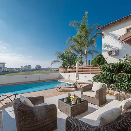 Villa Your Dream Holiday With Private Pool In Sotira's Most Exclusive Neighbourhood, Sotira 1204